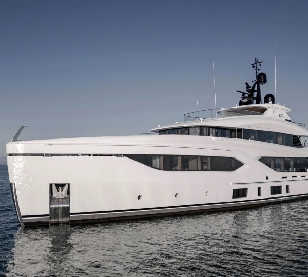 motor yacht ace charter